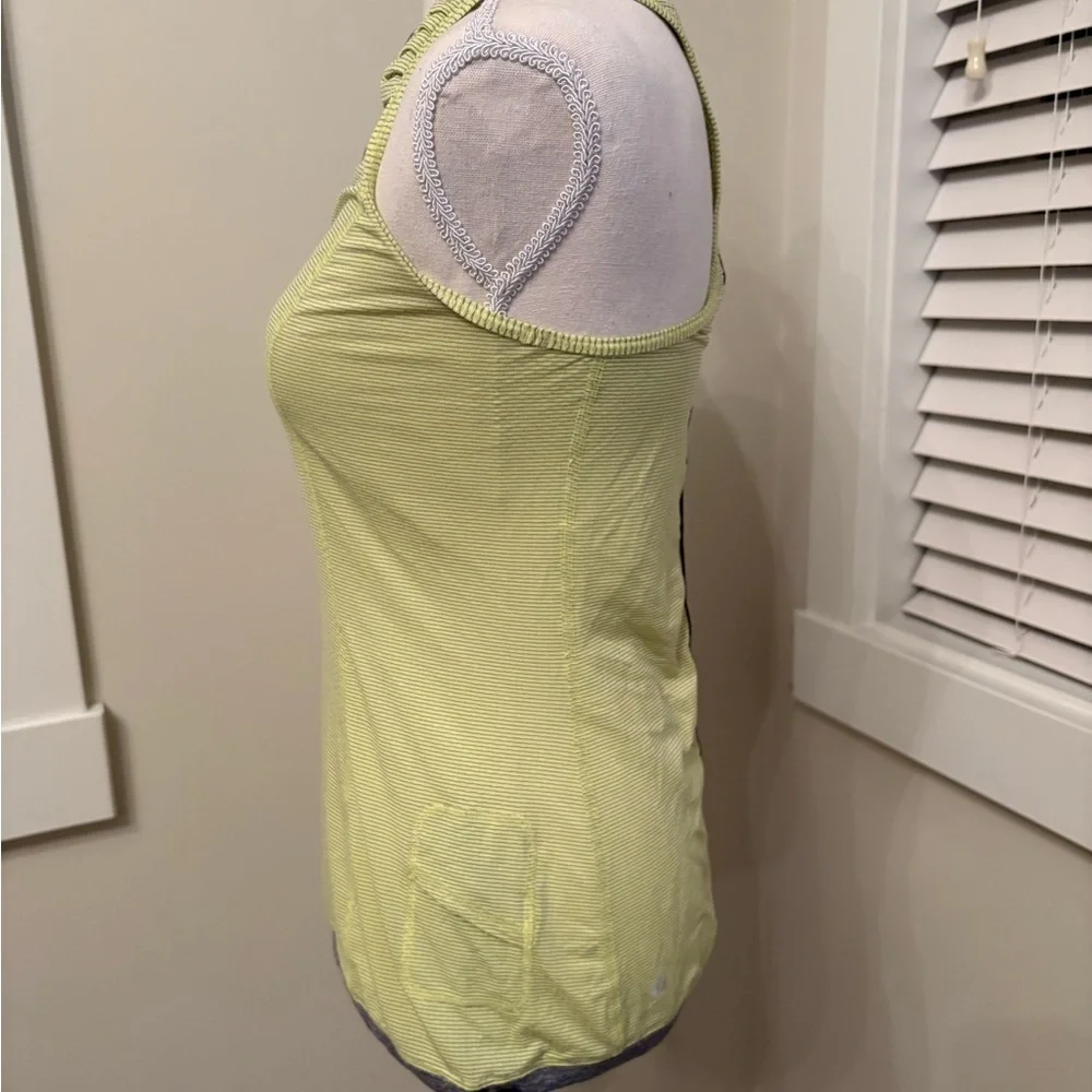 Lululemon Run Energy V-Neck Tank Green Stripe Racerback Pocket Size 4 - Picture 4 of 10
